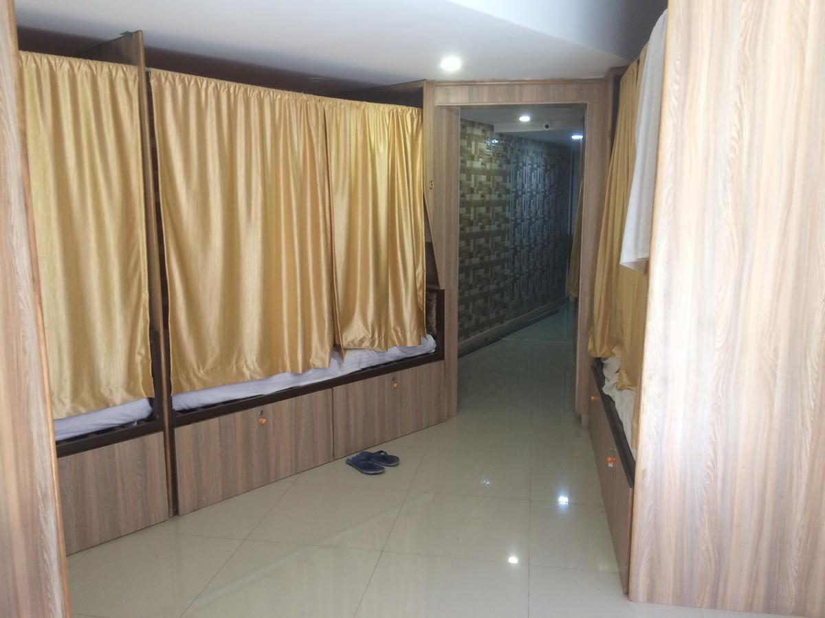 Golden Dormitory Bed and Breakfast Βομβάη Εξωτερικό φωτογραφία