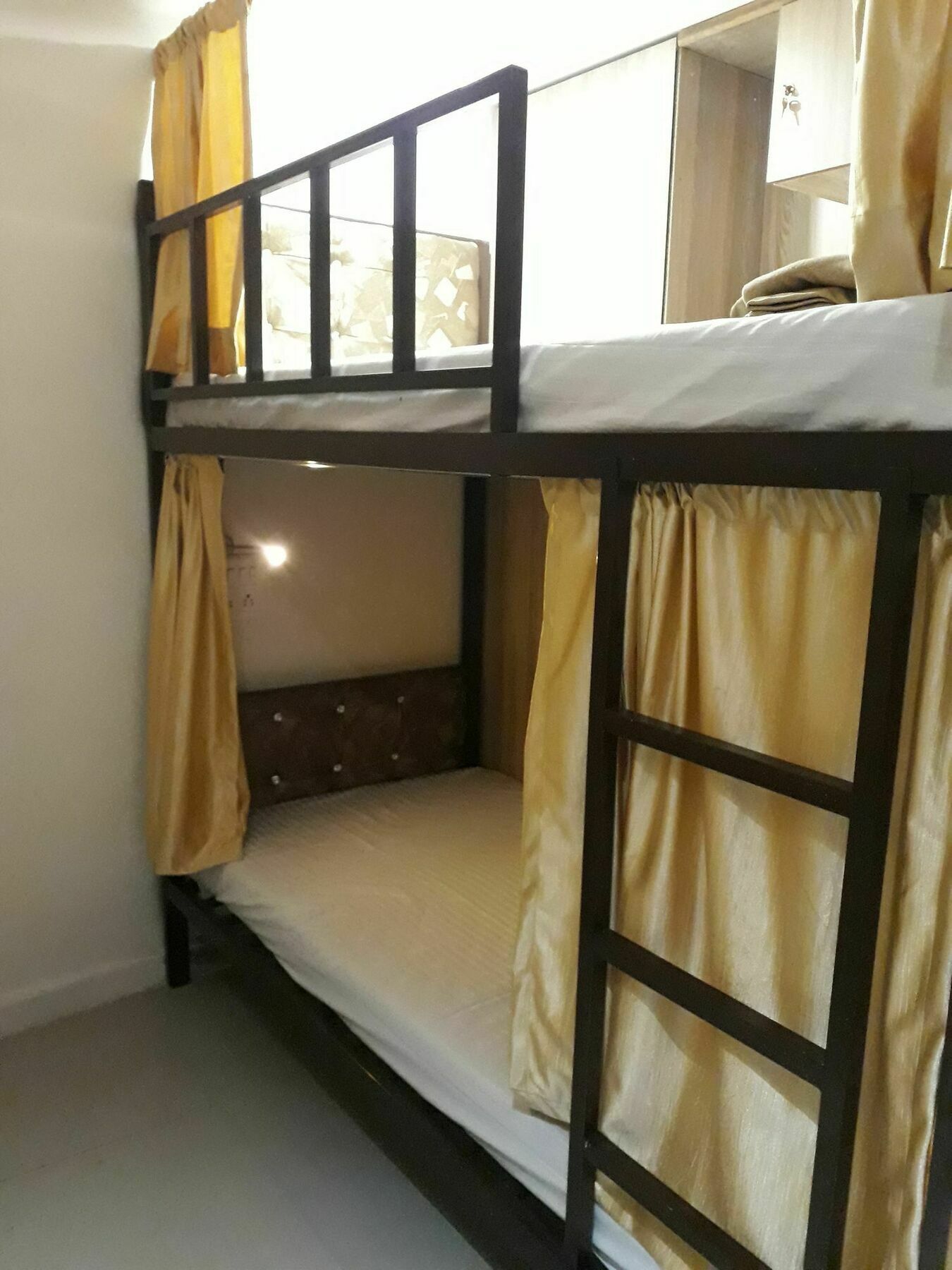 Golden Dormitory Bed and Breakfast Βομβάη Εξωτερικό φωτογραφία